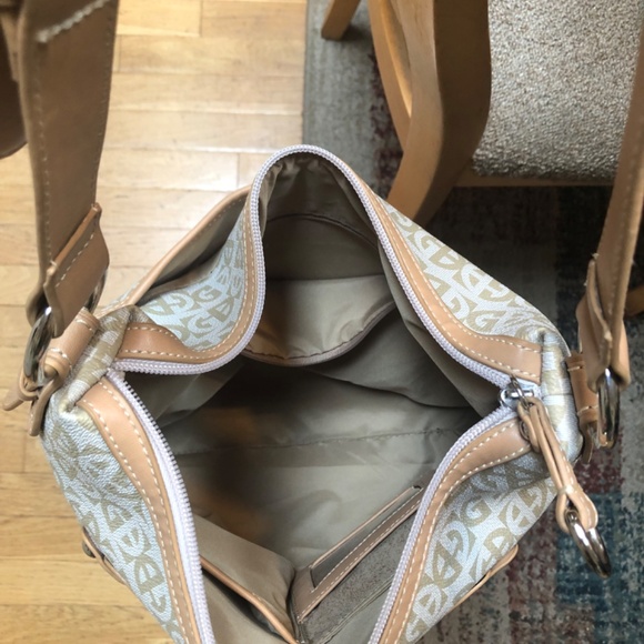 Giani Bernini Purse Excellent Like New Condition! - Picture 7 of 12